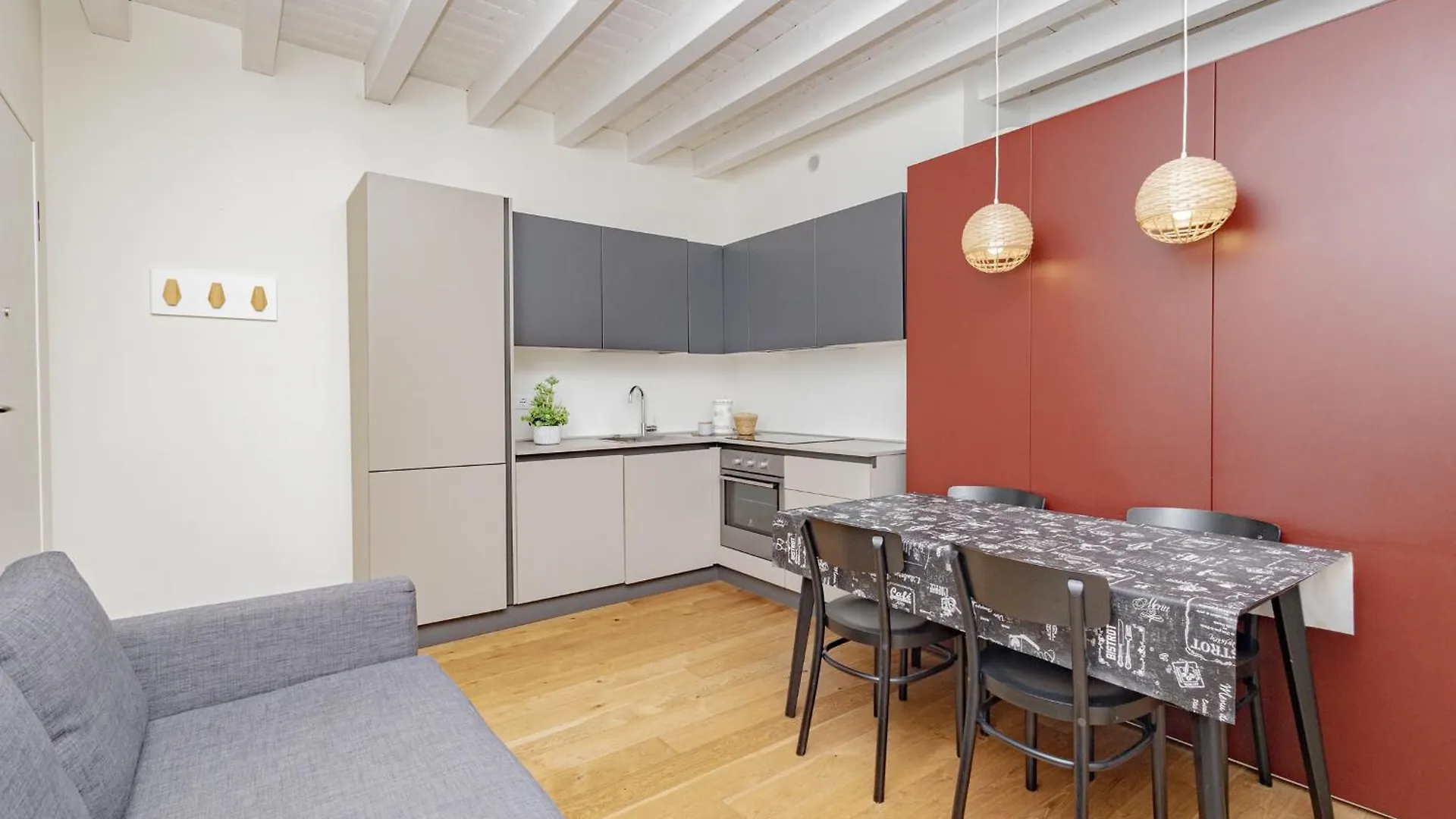 Flo Suite Three 3 Italien