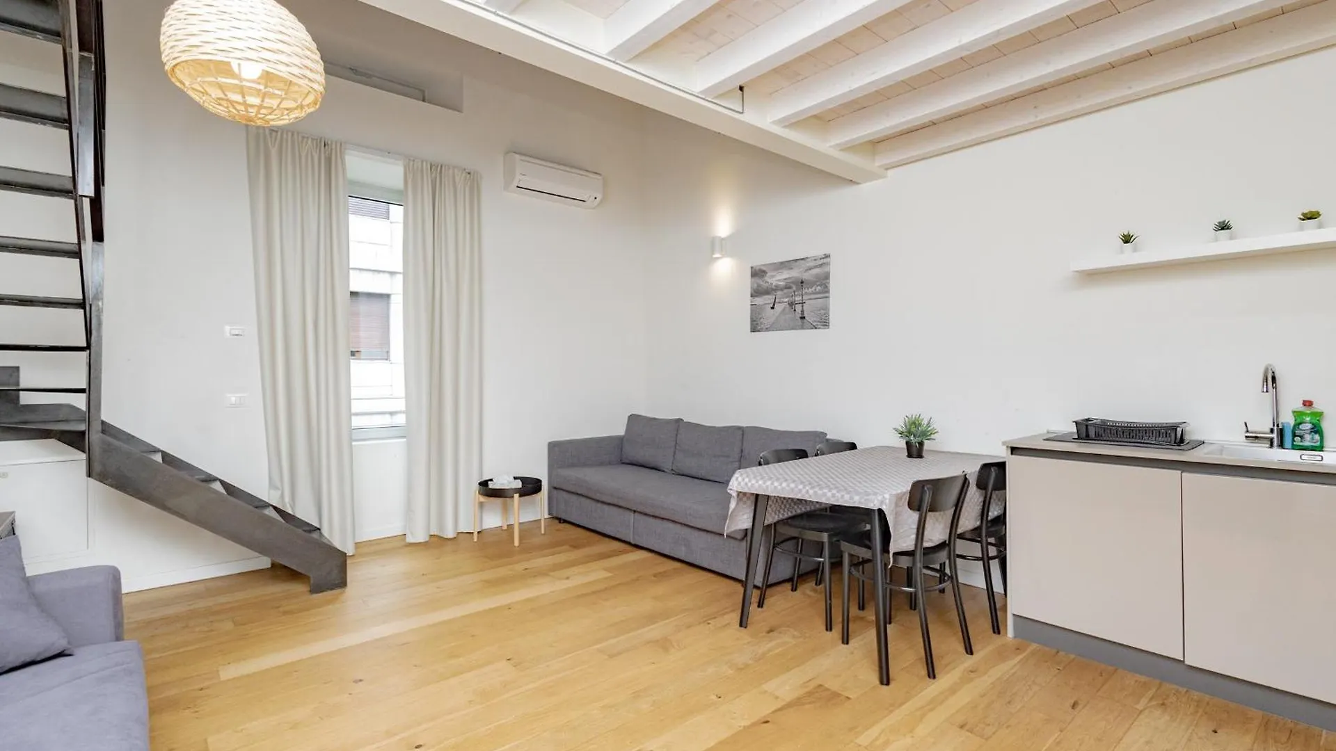Flo Suite Three 3 0*, Bergamo Italien