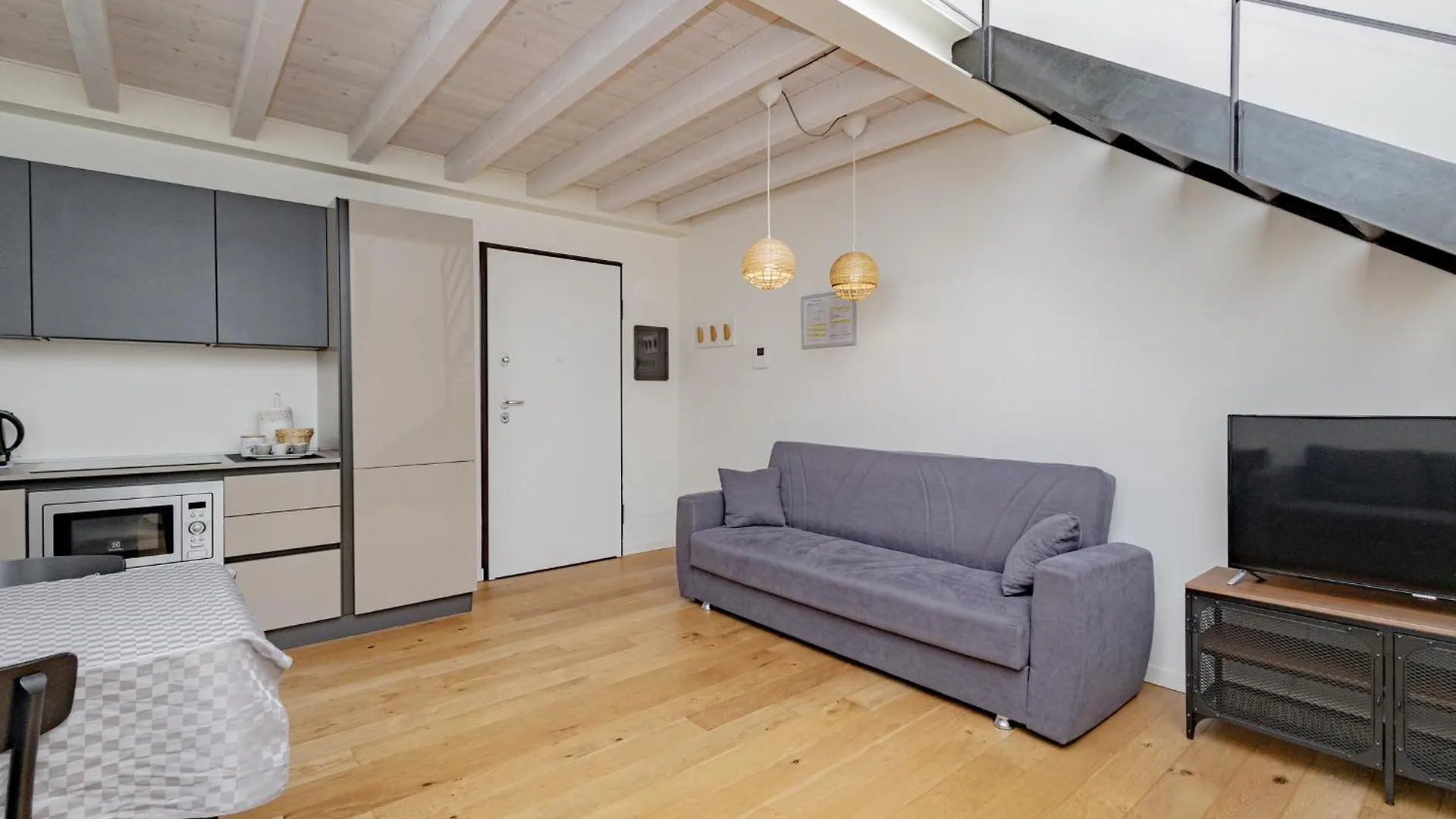 Flo Suite Three 3 Apartment