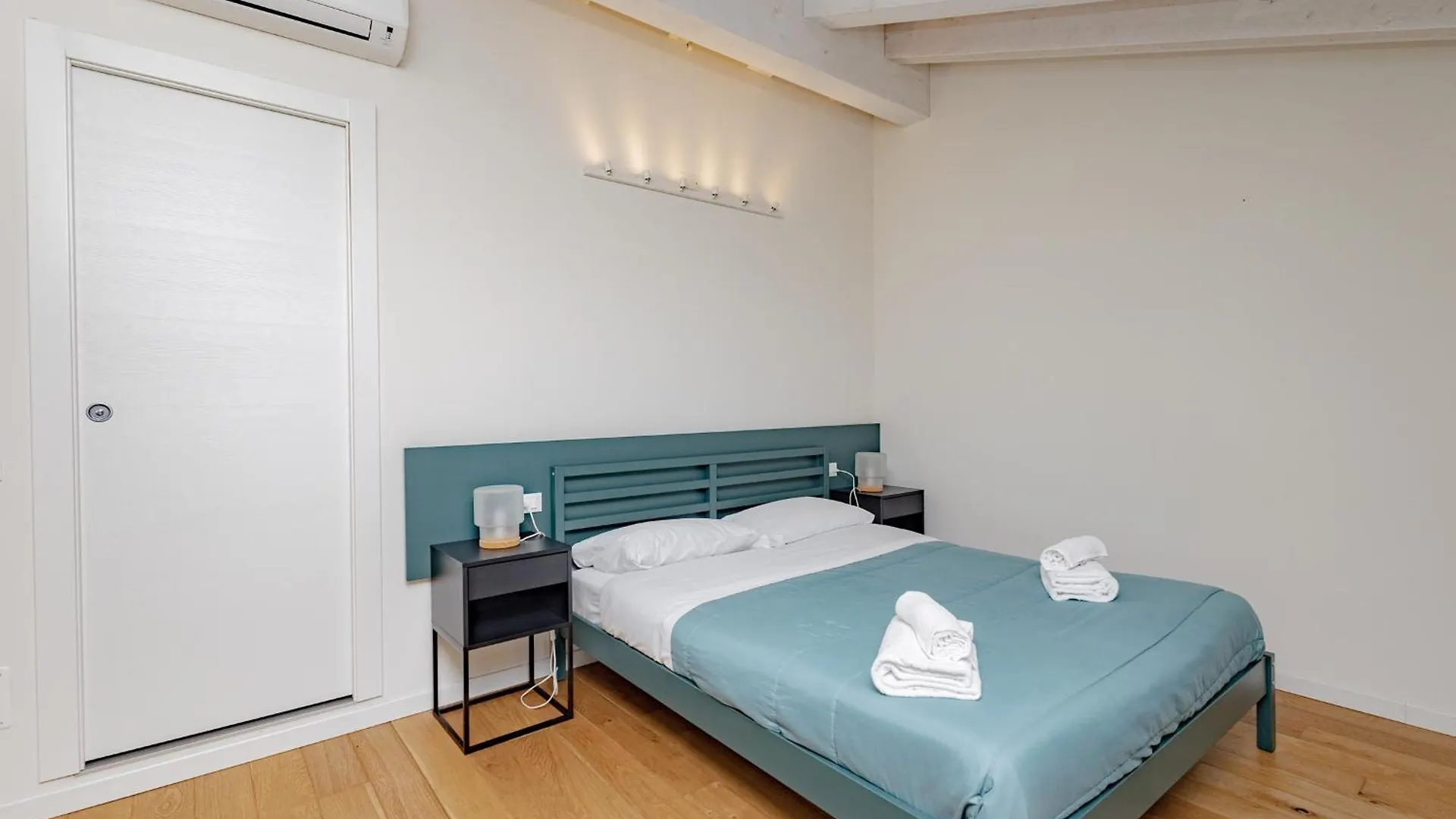 Apartment Flo Suite Three 3 Italien